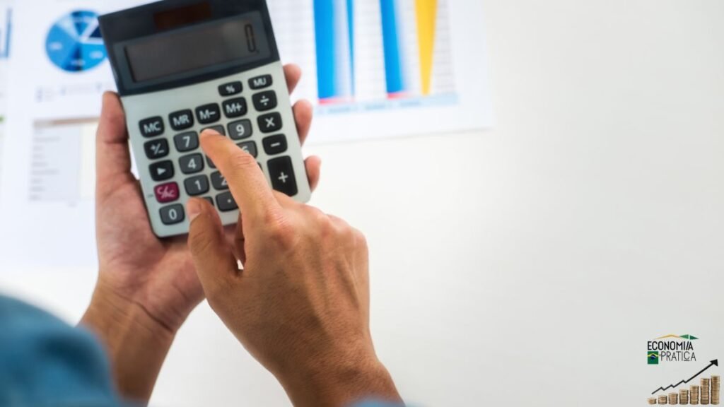 mulher revisando contas para fazer corte de gastos inteligente